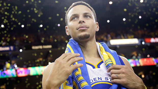 nba-playoffs-stephen-curry-golden-state-warriors-oklahoma-city-thunder-game-2-video.jpg